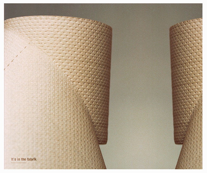 Produktfotografi en spegelvänd toalettrulle